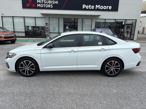 Pure White 2024 Volkswagen Jetta 1.5T Sport