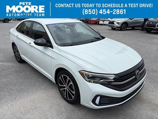 Pure White 2024 Volkswagen Jetta 1.5T Sport