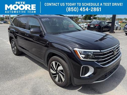 Deep Black Pearl Effect 2025 Volkswagen Atlas 2.0T SE w/ Technology