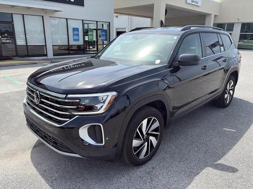 Deep Black Pearl Effect 2025 Volkswagen Atlas 2.0T SE w/ Technology