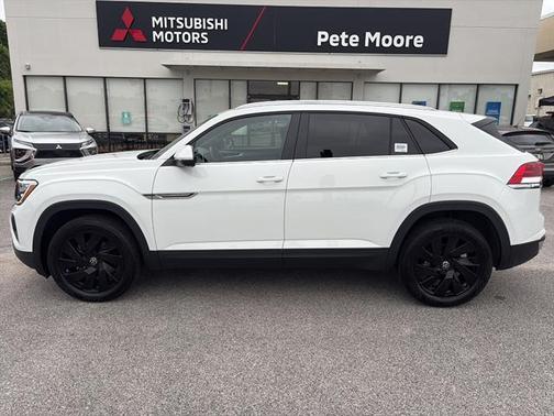 Pure White 2025 Volkswagen Atlas Cross Sport 2.0T SE w/ Technology