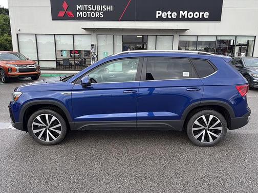 Blue Dusk 2024 Volkswagen Taos 1.5T SE