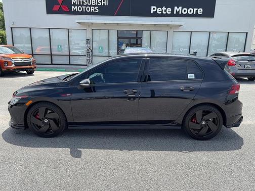 Deep Black Pearl Effect 2024 Volkswagen Golf GTI 2.0T S