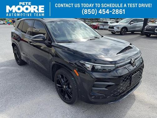 Deep Black Pearl Effect 2025 Volkswagen Tiguan 2.0T SE R-Line Black