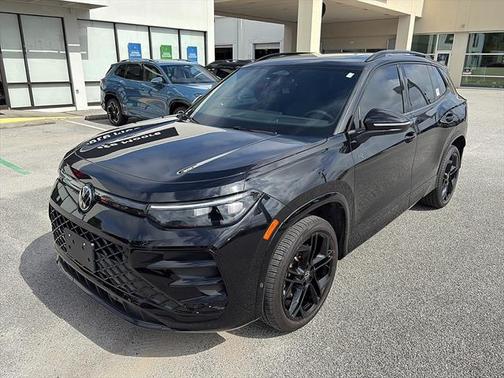 Deep Black Pearl Effect 2025 Volkswagen Tiguan 2.0T SE R-Line Black