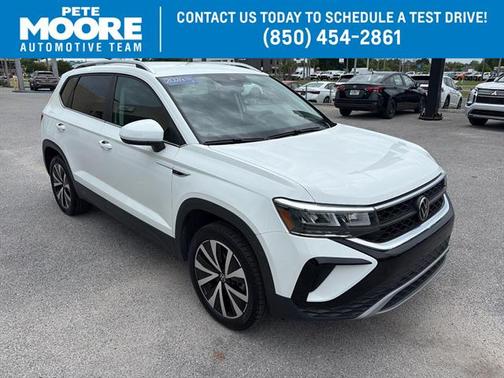 Pure White 2024 Volkswagen Taos 1.5T SE
