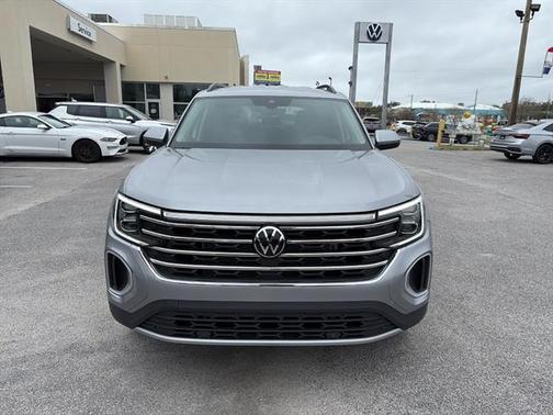Silver Mist Metallic 2025 Volkswagen Atlas 2.0T SE