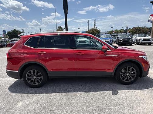 Kings Red 2022 Volkswagen Tiguan 2.0T SE