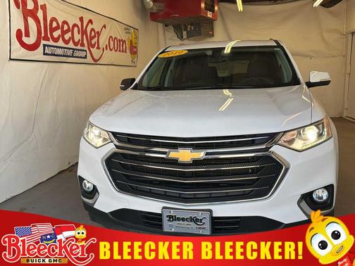 Summit White 2019 Chevrolet Traverse LT Cloth