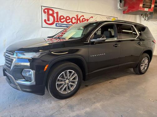 2022 Chevrolet Traverse LT Cloth