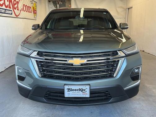 Silver Sage Metallic 2023 Chevrolet Traverse LT Cloth