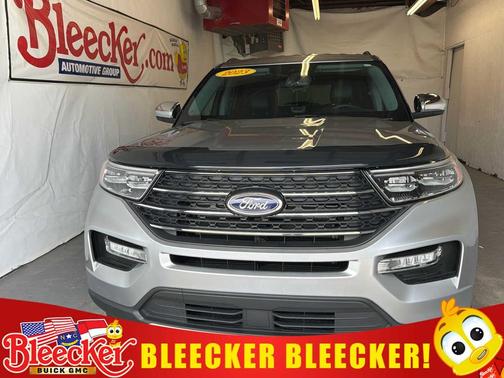 Iconic Silver Metallic 2023 Ford Explorer XLT