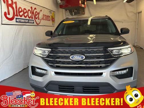 Iconic Silver Metallic 2023 Ford Explorer XLT