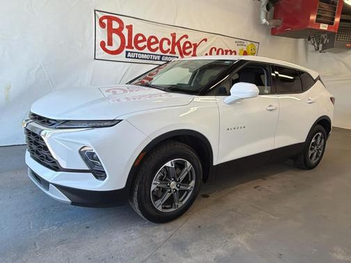 Summit White 2025 Chevrolet Blazer 2LT