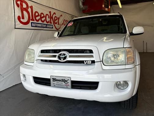 2005 Toyota Sequoia SR5