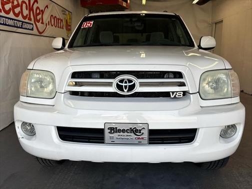 2005 Toyota Sequoia SR5