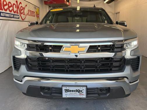 Sterling Gray Metallic 2025 Chevrolet Silverado 1500 LT
