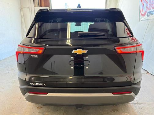 Mosaic Black Metallic 2025 Chevrolet Equinox 1LT