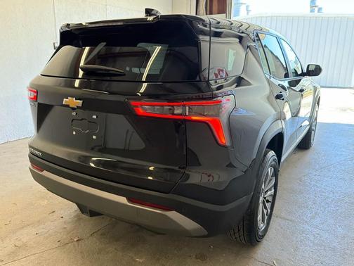 Mosaic Black Metallic 2025 Chevrolet Equinox 1LT
