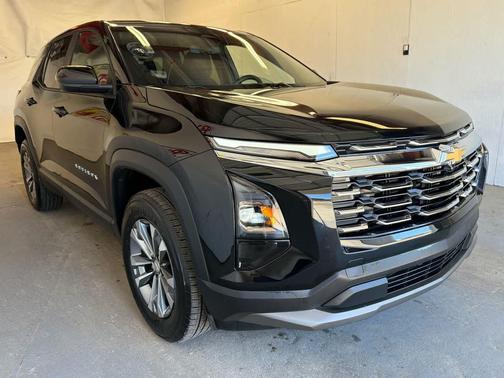 Mosaic Black Metallic 2025 Chevrolet Equinox 1LT