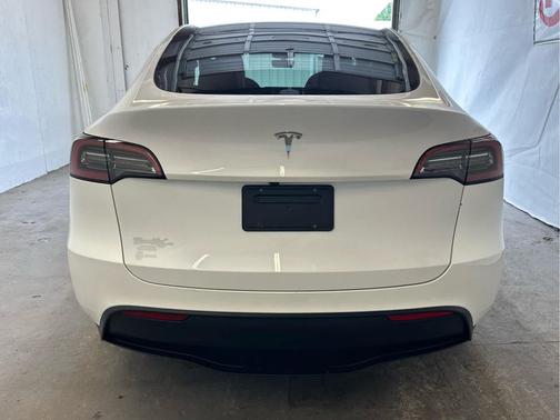 2024 Tesla Model Y RWD