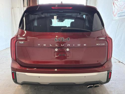 Dawning Red 2023 Kia Telluride S
