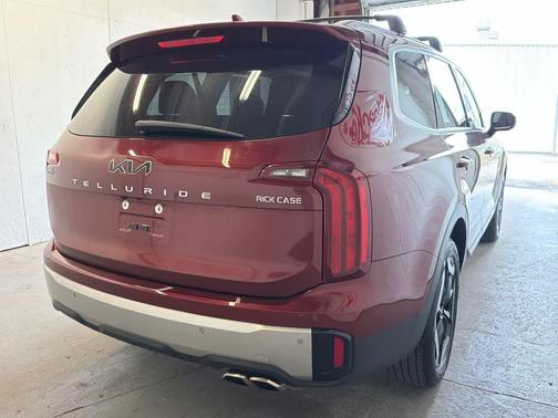 Dawning Red 2023 Kia Telluride S