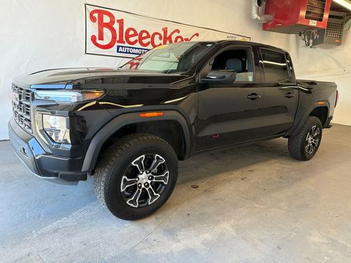 Onyx Black 2023 GMC Canyon AT4