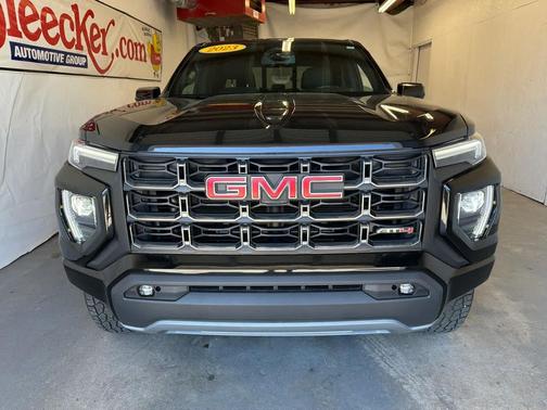 Onyx Black 2023 GMC Canyon AT4
