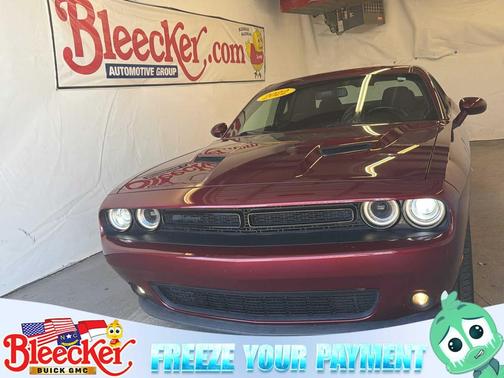 2022 Dodge Challenger SXT