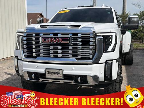 Summit White 2025 GMC Sierra 3500 Denali