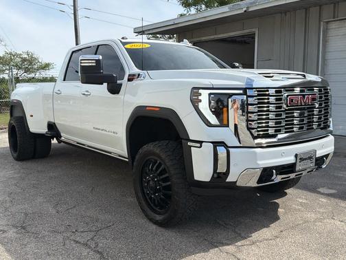 Summit White 2025 GMC Sierra 3500 Denali