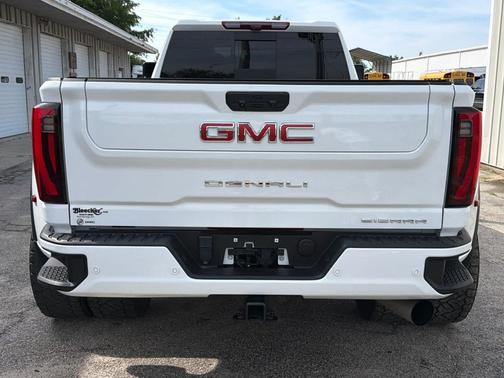 Summit White 2025 GMC Sierra 3500 Denali