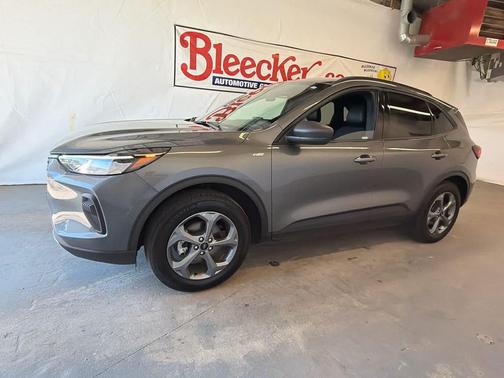 Carbonized Gray Metallic 2025 Ford Escape ST-Line