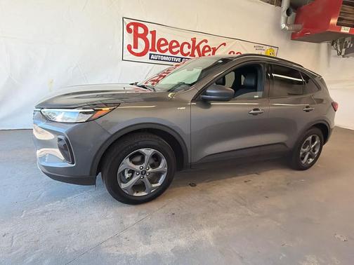 Carbonized Gray Metallic 2025 Ford Escape ST-Line