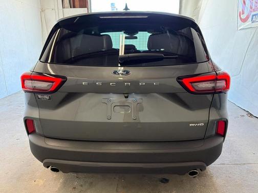 Carbonized Gray Metallic 2025 Ford Escape ST-Line