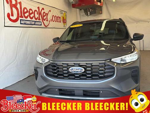 Carbonized Gray Metallic 2025 Ford Escape ST-Line