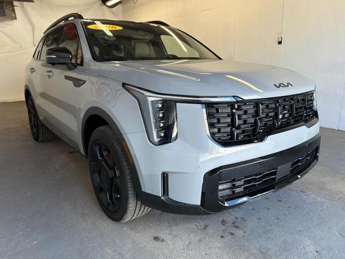 Wolf Gray 2026 Kia Sorento SX