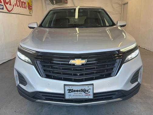 Silver Ice Metallic 2022 Chevrolet Equinox 1LT