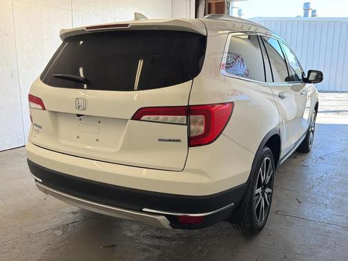 2019 Honda Pilot Touring 8-Passenger
