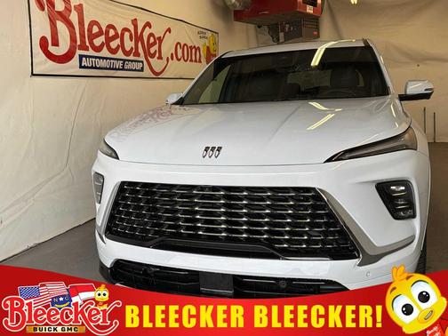 iridescent white tricoat 2026 Buick Enclave Avenir