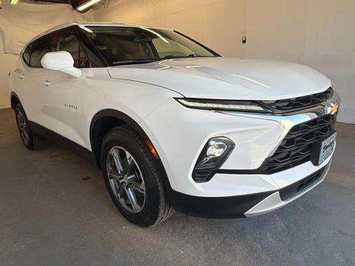 Summit White 2025 Chevrolet Blazer 2LT