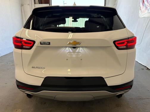 Summit White 2025 Chevrolet Blazer 2LT