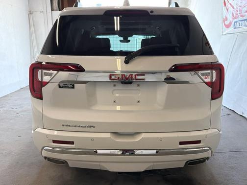 White Frost Tricoat 2023 GMC Acadia Denali