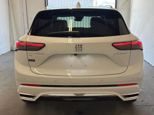 Iridescent White Tricoat 2026 Buick Envision Avenir AWD