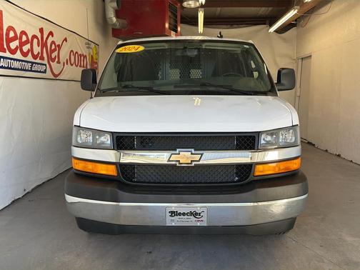 2024 Chevrolet Express 2500 RWD 2500 Regular Wheelbase WT