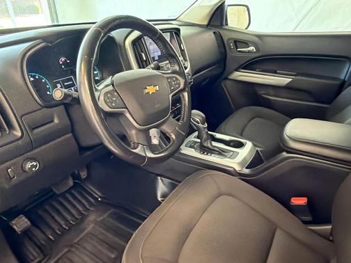 Satin Steel Metallic 2022 Chevrolet Colorado LT
