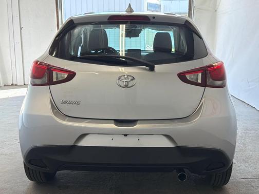 2020 Toyota Yaris Sedan LE