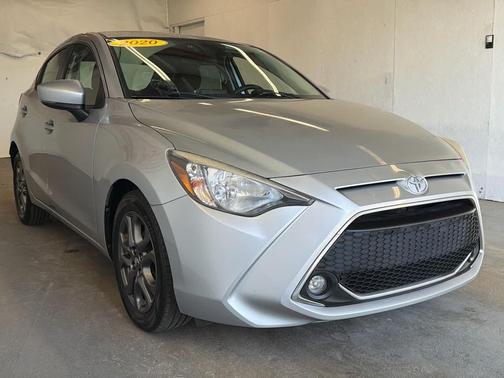 2020 Toyota Yaris Sedan LE