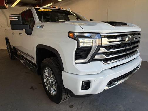 Summit White 2024 Chevrolet Silverado 3500 High Country